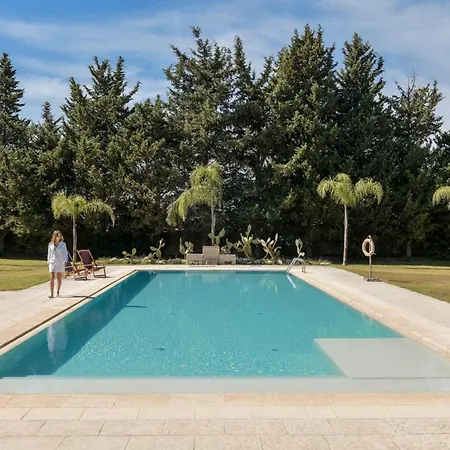 Villa Sleeps 21 With Pool And Air Con
