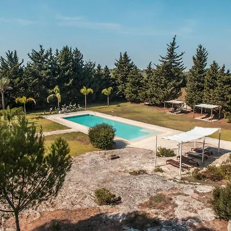 Villa Sleeps 21 With Pool And Air Con
