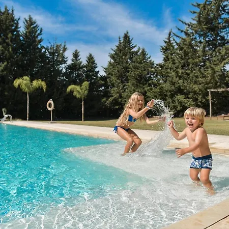 Sleeps 21 With Pool And Air Con * Cannole