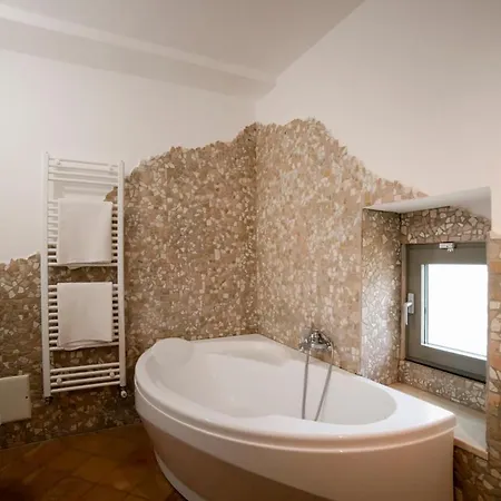 Villa Sleeps 21 With Pool And Air Con Cannole
