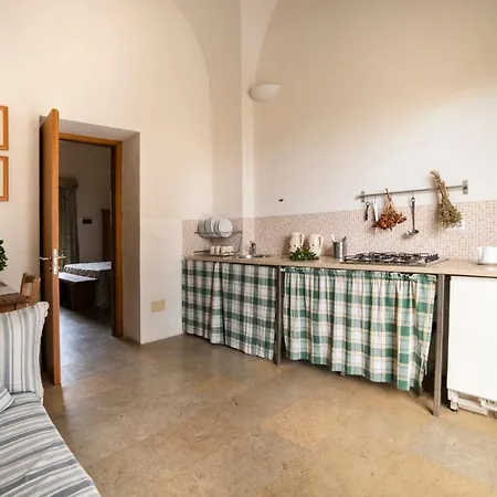 Sleeps 21 With Pool And Air Con Cannole
